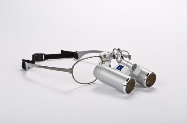 ZEISS EyeMag® Pro F 5.0 x 300 Titan 50-18