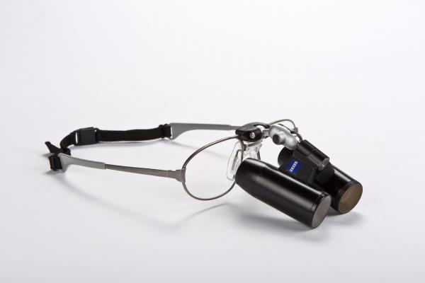 ZEISS Kopflupe KF 4.0 x 300 Titan 50-18